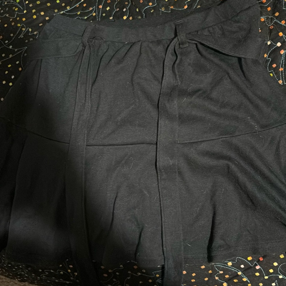women black skirt